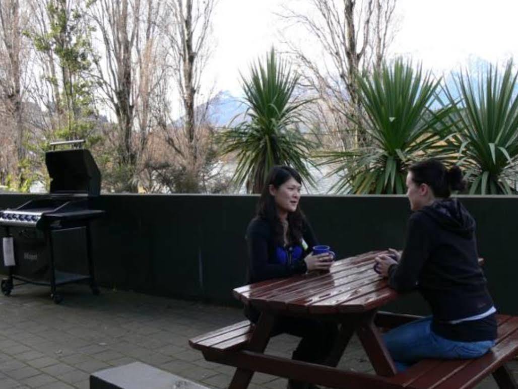 Haka House Queenstown Lakefront Exteriör bild
